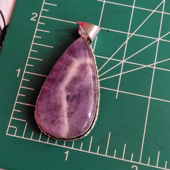 Beautiful Chevron Amethyst Silver Plated Gemstone Necklace Pendant - Picture 4 of 4